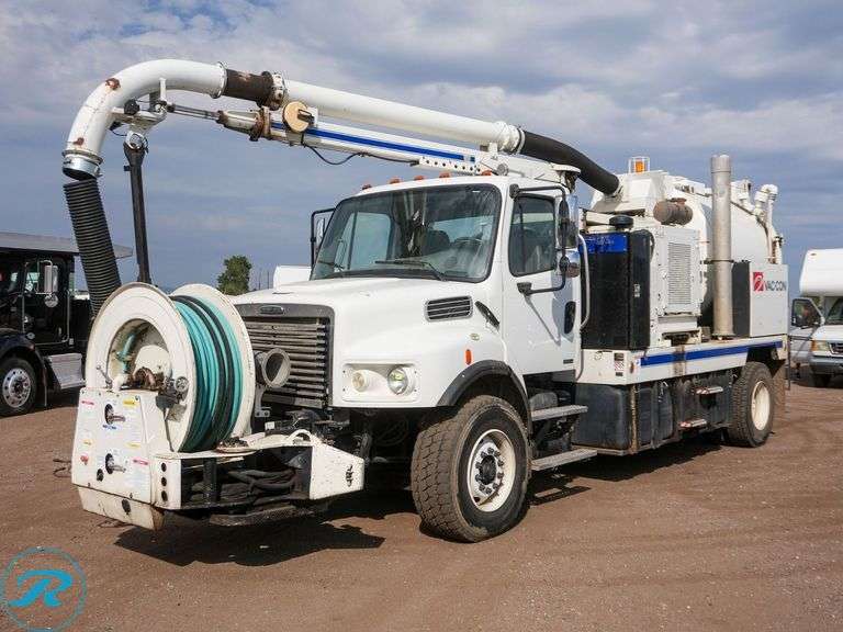2007  Freightliner  Business Class M2  T/A Vacuum Truck