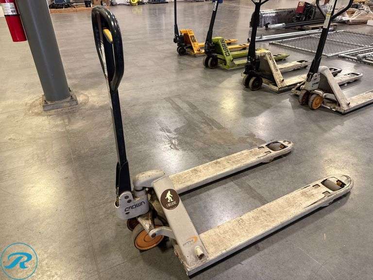 Crown Manual Pallet Truck, 5000 lbs Capacity