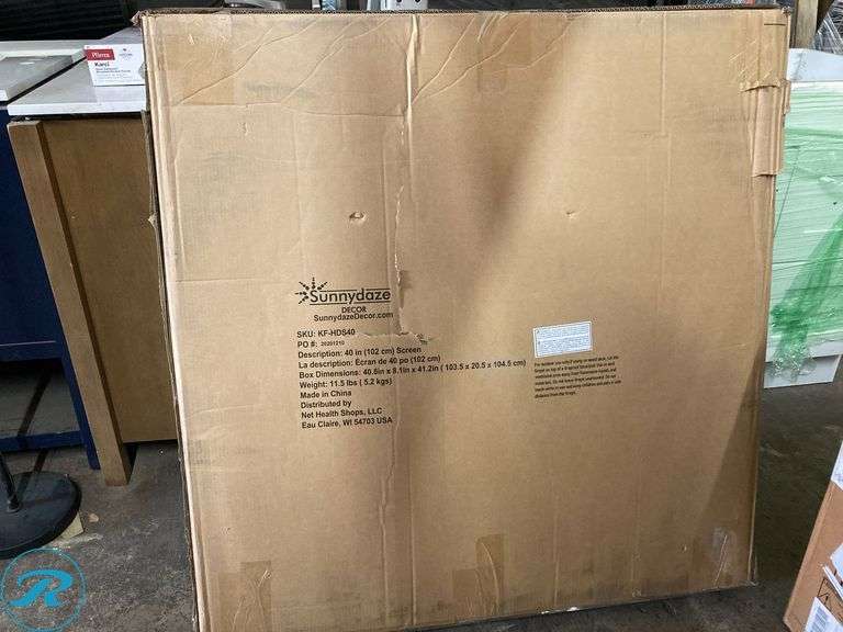 (1) New- Sunnydaze Decor 40-in Black Steel Fire Pit Spark screen - Roller Auctions