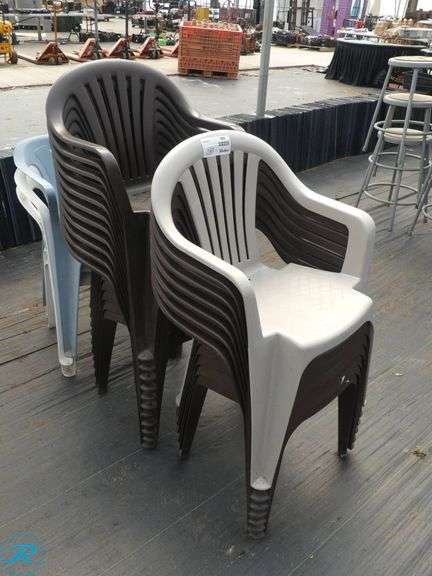(20) Plastic Stacking Outdoor Chairs - Roller Auctions