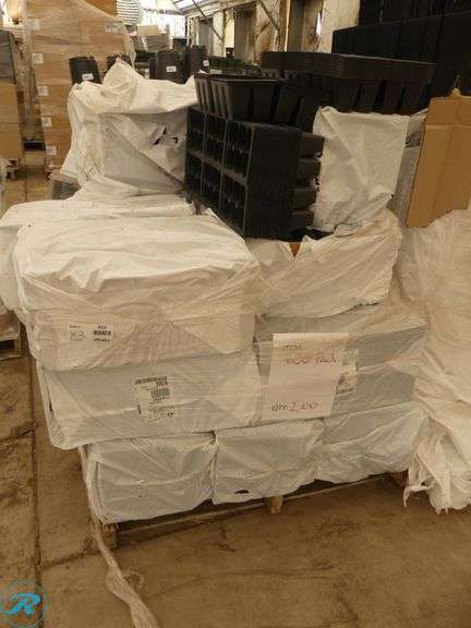 (2) Pallets of Plastic Planter Packs, 606 and 10/4 Packs - Roller Auctions