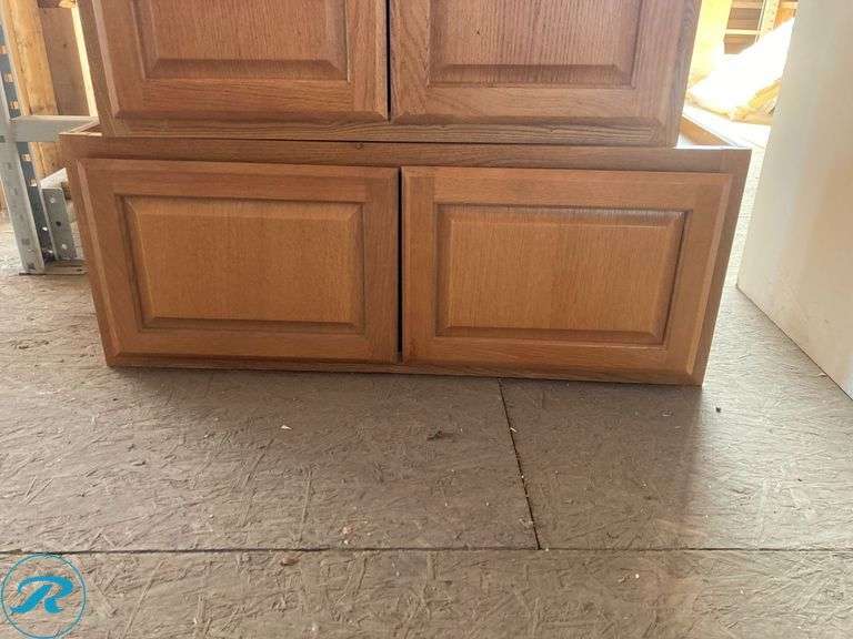 (4) Bundle of 4 wall cabinets (kitchen or garage) (1) double door wall 36" x 14" x 12" (1) Double door 30' x 18" x 12" (1) Single Door wall 18" x 30" x 12 (1) Single Door 12" x 30" x 12" (some minor scratches and damage see photos) - Roller Auctions