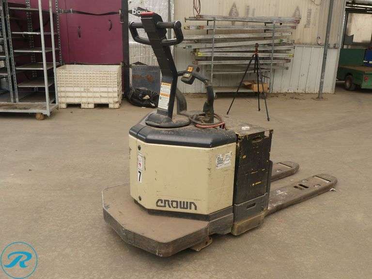 2002  Crown  PE3540-60  Electric Pallet Jack - Roller Auctions