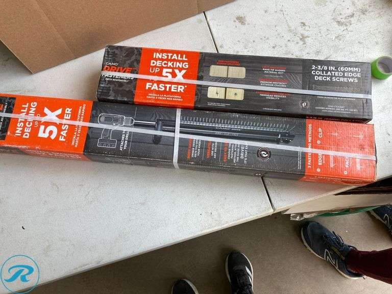 (2) New- (1) CAMO Drive Collated Stand-up Deck Fastening Handheld drill guide (1) CAMO #7 x 2-3/8-in Wood to wood Deck Screws ( 1000 -Per Box ) (Total of 2 items) - Roller Auctions
