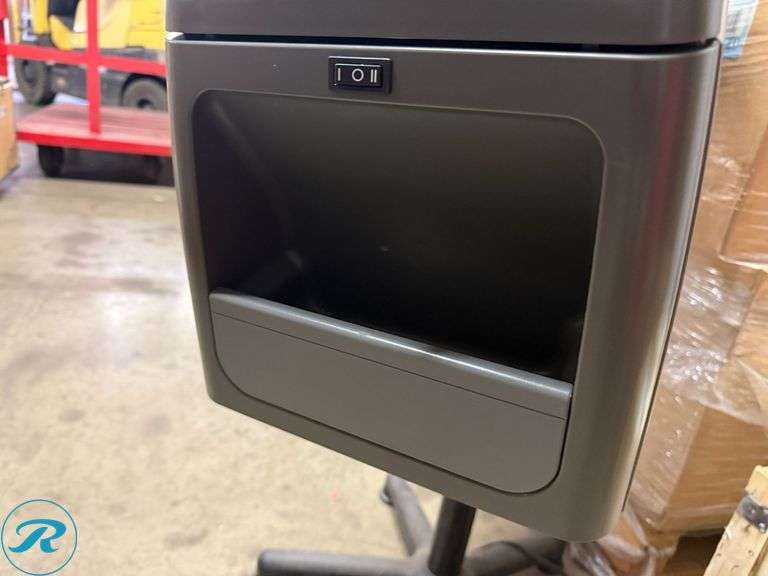 Single Daddy Cool Model I5004-01 Console Fridge Unit to fit designed for the '04-'08 Ford F150 and F250 - Roller Auctions