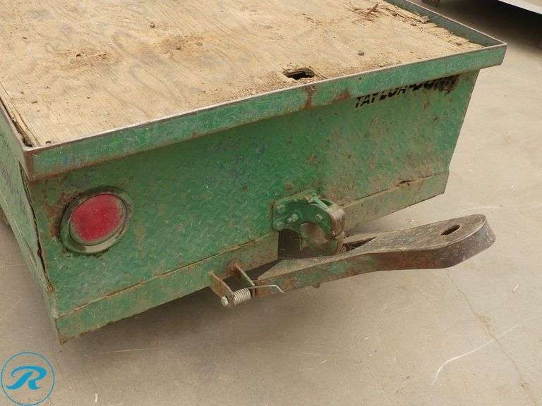 Taylor Dunn  Flatbed Utility Truck - Roller Auctions