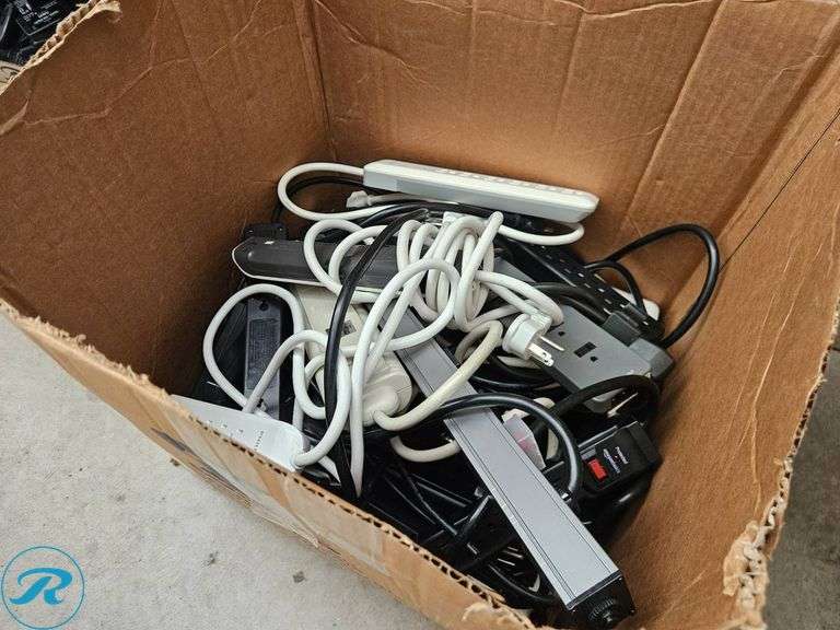 Power Strips and Extension Cords - Roller Auctions