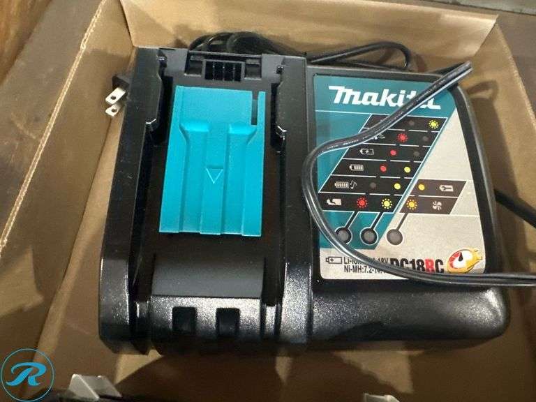 Makita DC18RC Charger With (4) BL1840B 18V 4.0Ah Batteries - Roller Auctions