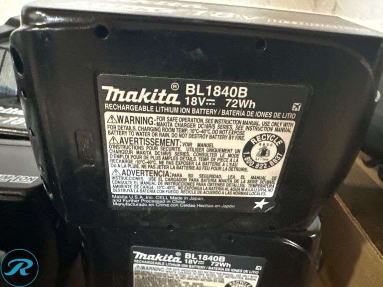 Makita DC18RD Dual Port Charger with (6) BL1840B 18V 4.0Ah Batteries - Roller Auctions