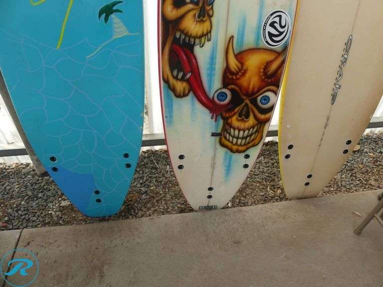 (3) Surfboards - Roller Auctions
