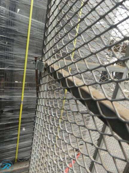 Metal Mesh Security Cage, 33″ x 35″ x 86″ - Roller Auctions