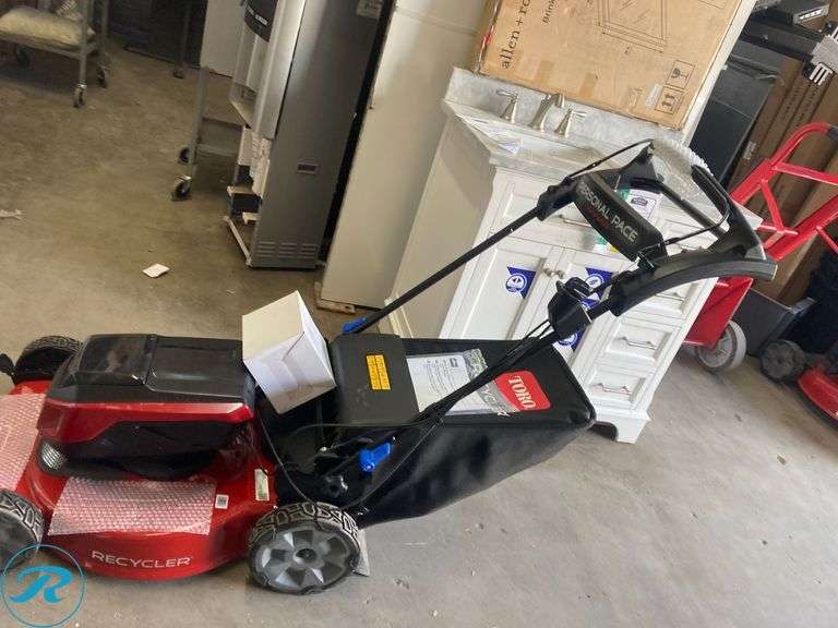 (1) New out of the Box- Toro Recycler 22-in 60-volt, Self-Propelled Battery Walk Mower with (1) 8ah Battery Included (Total of 1) - Roller Auctions