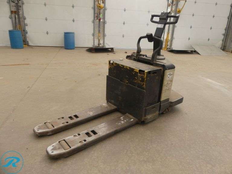 2002  Crown  PE3540-60  Electric Pallet Jack