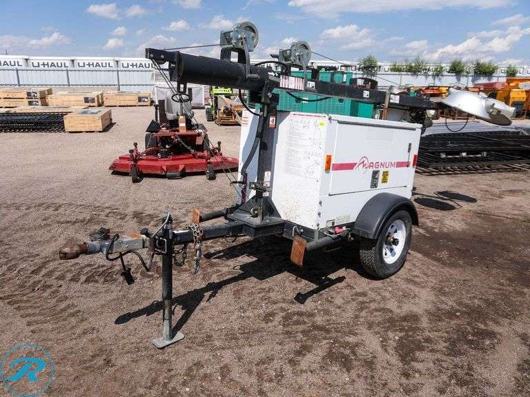 2010  Magnum Products  Towable Light Tower - Roller Auctions