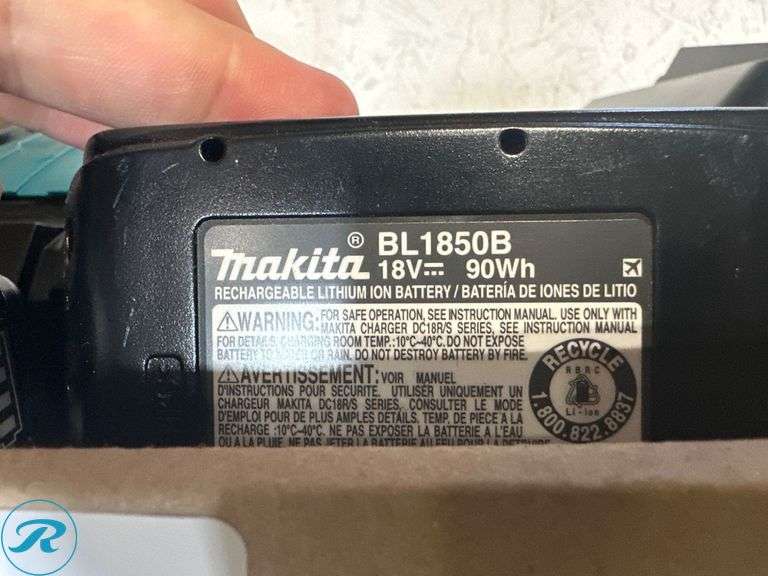 Makita DC18RC Charger With (2) BL1850B 18V 5.0Ah Batteries - Roller Auctions