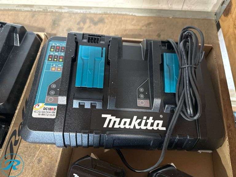 Makita DC18RD Dual Port Charger with (4) BL1840B 18V 4.0Ah Batteries - Roller Auctions