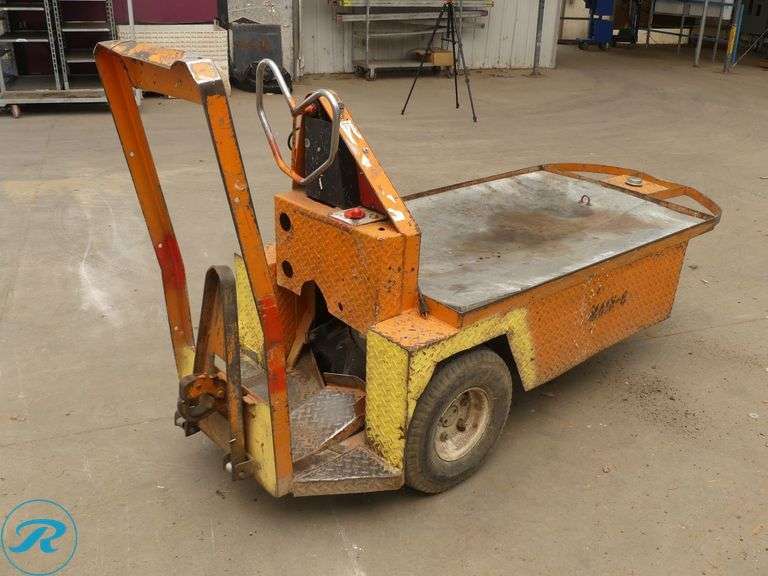 Taylor Dunn  Stock Chaser - Roller Auctions