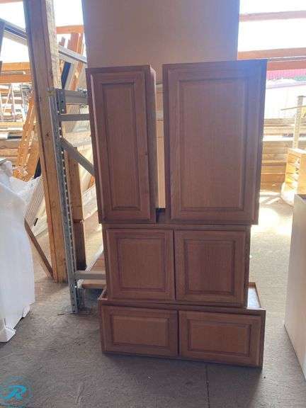 (4) Bundle of 4 wall cabinets (kitchen or garage) (1) double door wall 36" x 14" x 12" (1) Double door 30' x 18" x 12" (1) Single Door wall 18" x 30" x 12 (1) Single Door 12" x 30" x 12" (some minor scratches and damage see photos) - Roller Auctions