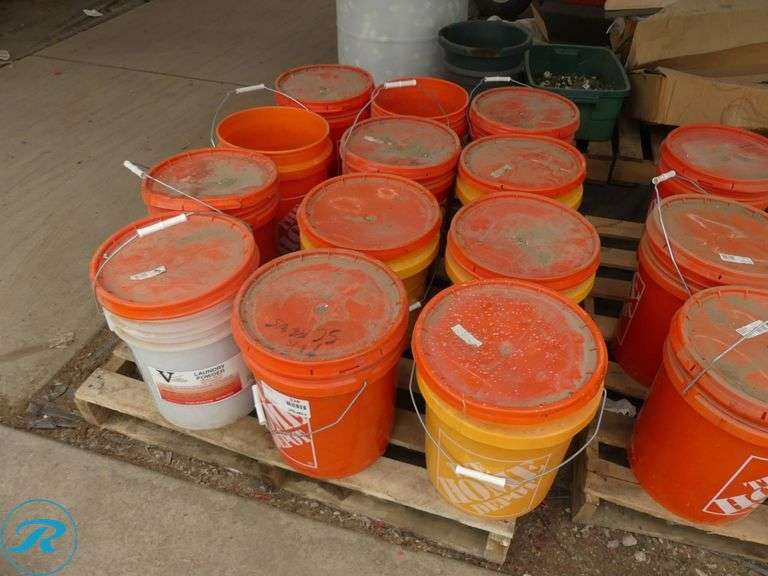 Pallet of Rivets and Screws in 5-Gallon Buckets - Roller Auctions