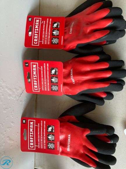 (142) New- Assorted lot of working gloves some are termal for cold weather (Total of approx 142 items) - Roller Auctions