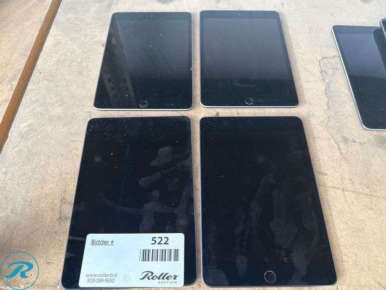(4) Apple A2133 5th Generation iPad Mini Tablets - Roller Auctions