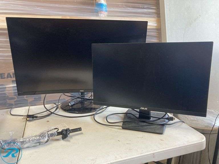 (5) Former Airbnb Lot of E-Studio equipment 3 Photography Light - Roller Auctions