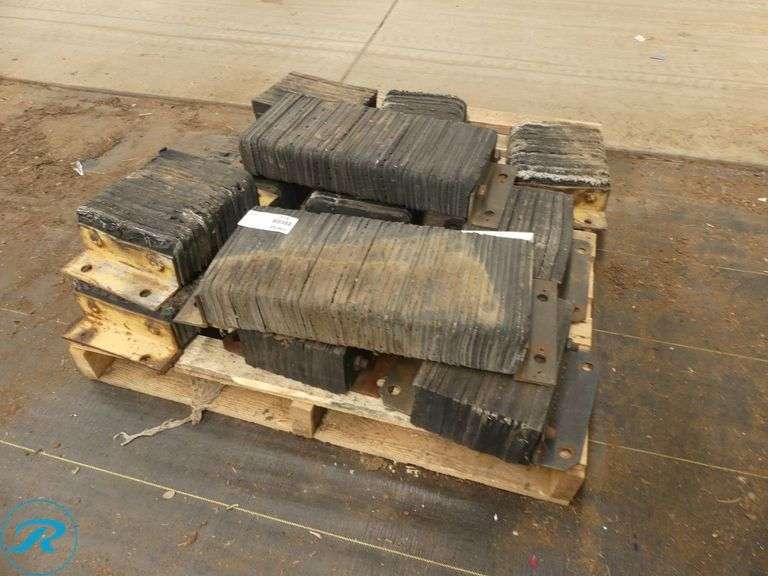 Pallet of Dock Pads - Roller Auctions