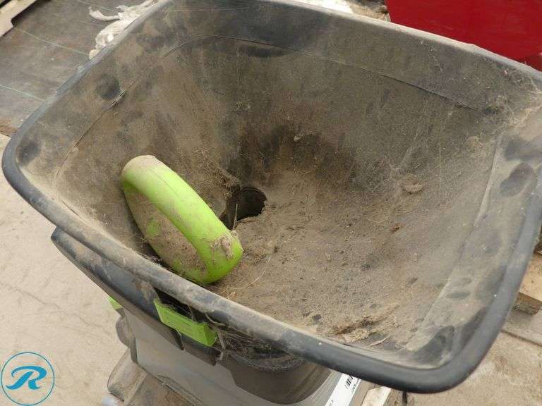 Earthwise GS70015 Electric Chipper Shredder with Collection Bag, 120V - Roller Auctions