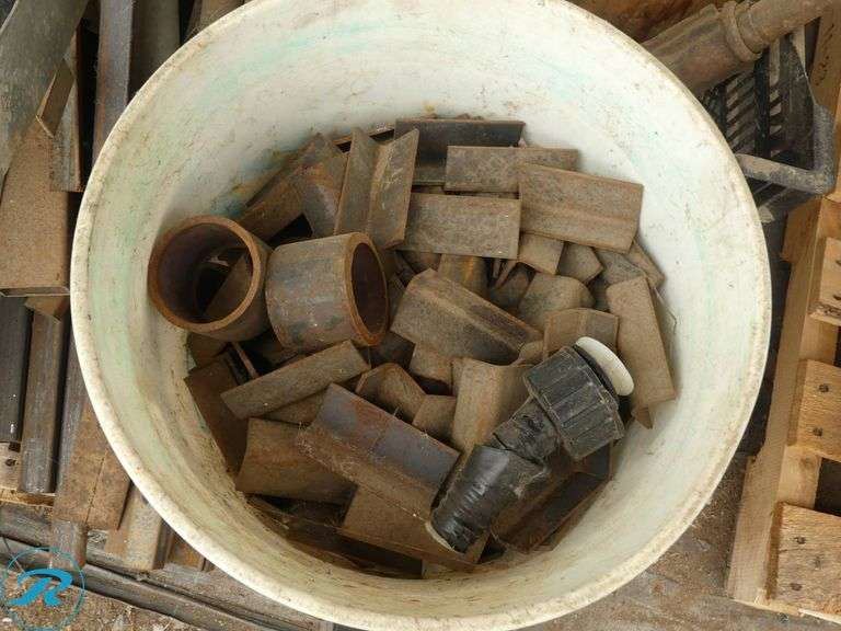 Pallet of Metal Pieces and Hardware - Roller Auctions