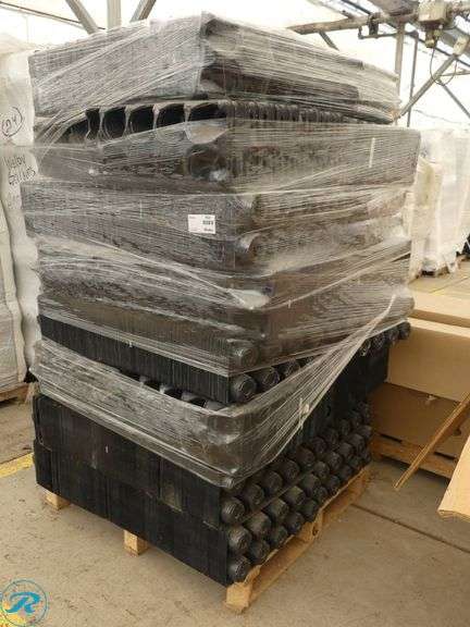 Pallet of Planter Pot Trays - Roller Auctions