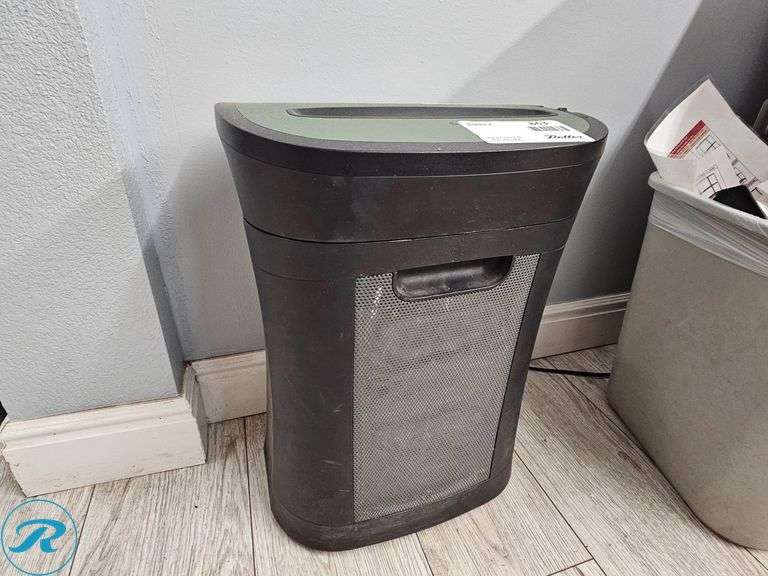 Royal HG12X 12-Sheet Crosscut Shredder - Roller Auctions