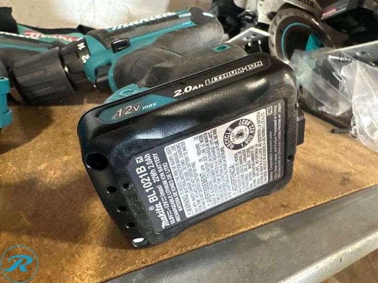 (3) Makita 12V Drills With Bag and (1) Battery - Roller Auctions
