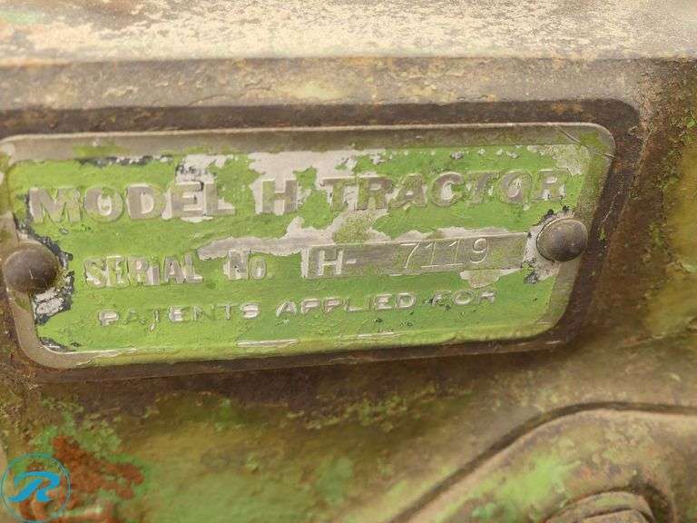 John Deere Model H Tractor (Does Not Run, Missing Tires) - Roller Auctions