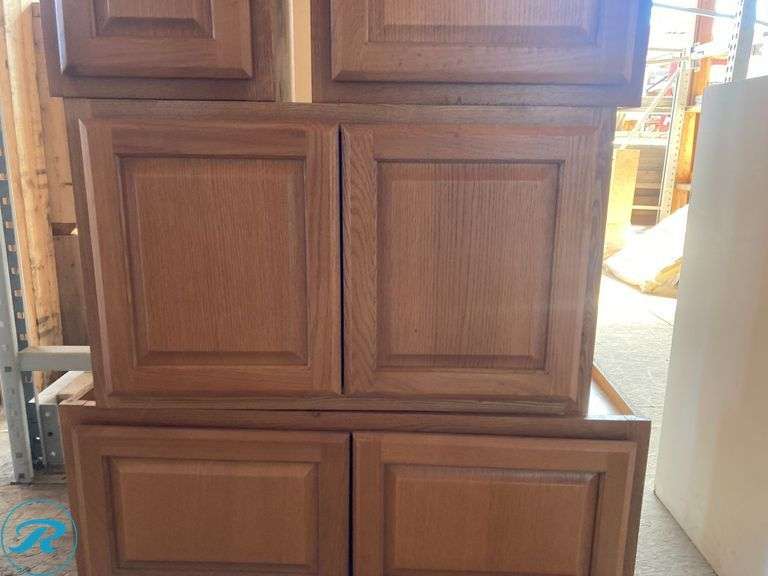 (4) Bundle of 4 wall cabinets (kitchen or garage) (1) double door wall 36" x 14" x 12" (1) Double door 30' x 18" x 12" (1) Single Door wall 18" x 30" x 12 (1) Single Door 12" x 30" x 12" (some minor scratches and damage see photos) - Roller Auctions
