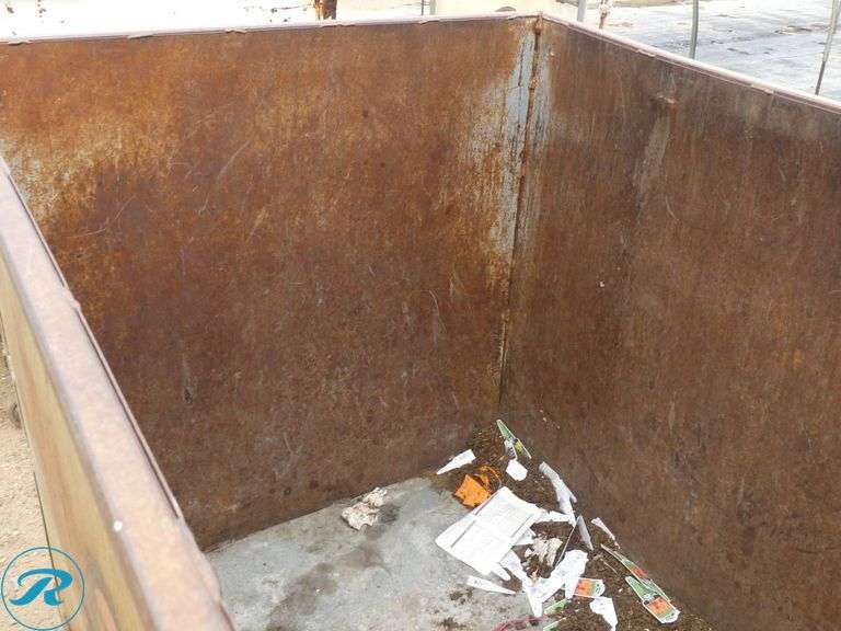 Trash Dumpster on Casters - Roller Auctions