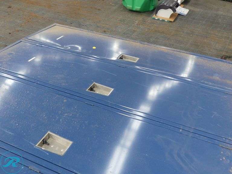 4-Bay Locker Unit - Roller Auctions