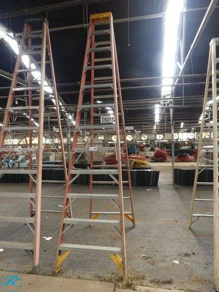 Werner 12′ Fiberglass Step Ladder - Roller Auctions