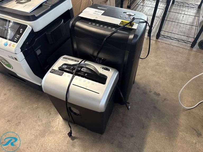 (2) Amazon Basics Paper Shredders with AC 120V/60Hz Voltage - Roller Auctions