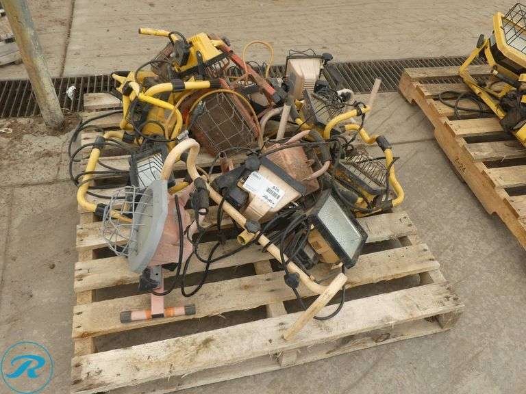Pallet of Portable Work Lights - Roller Auctions