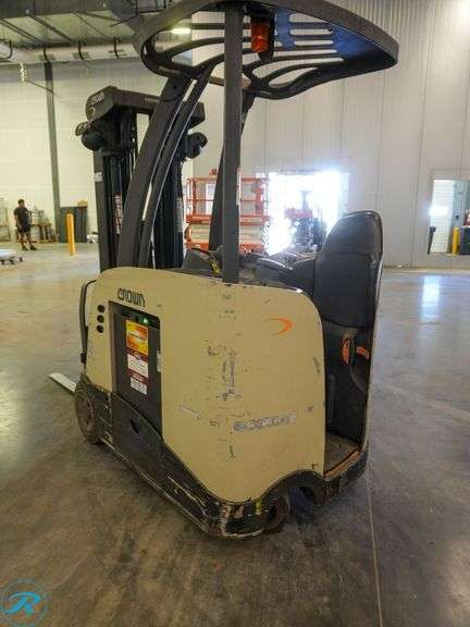 Crown RC5545-40 Stand-On Forklift - Roller Auctions