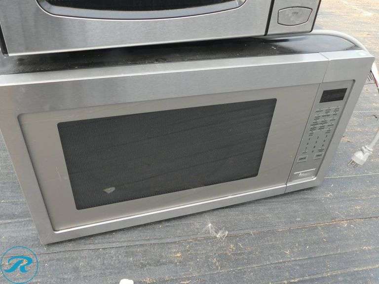 (2) Household Microwaves - Roller Auctions