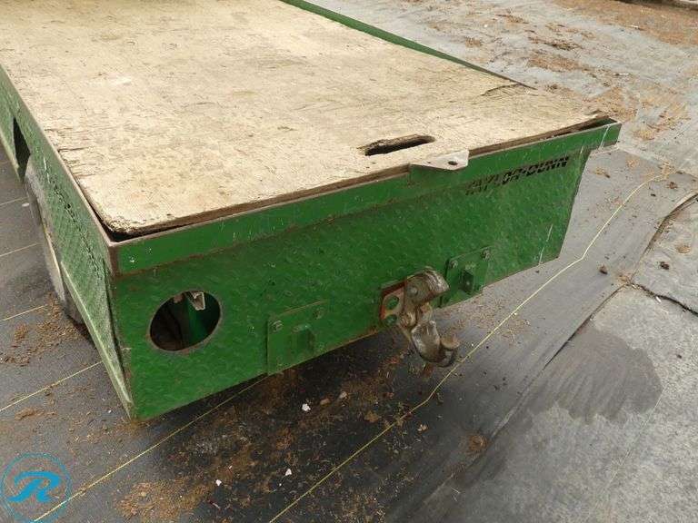 Taylor Dunn  Flatbed Utility Truck - Roller Auctions