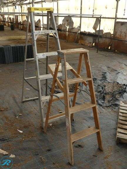 (2) Step Ladders: Werner 6′ Aluminum Ladder and 4′ Wooden - Roller Auctions