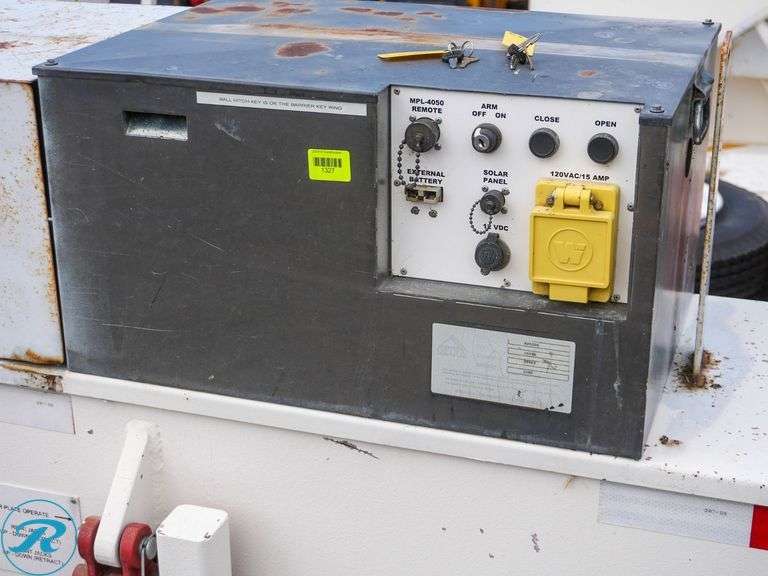 2008 Delta MP5000 Towable Portable Barrier SN: 6999B1 - Roller Auctions