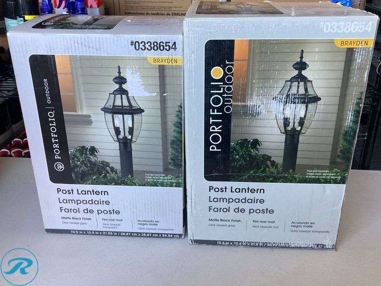 (2) New- allen + roth Brayden 21.63-in Matte black Traditional Outdoor Light post lantern (total of 2) - Roller Auctions