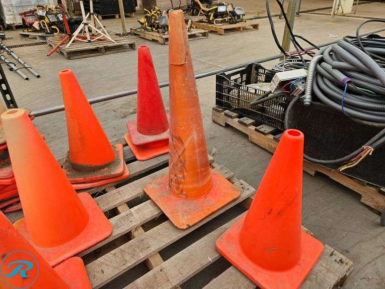 Pallet of Traffic Safety Cones - Roller Auctions