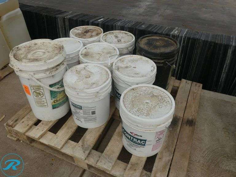 Pallet of Pest Control Products Including Bell Contrac and Mole Scram Professional - Roller Auctions