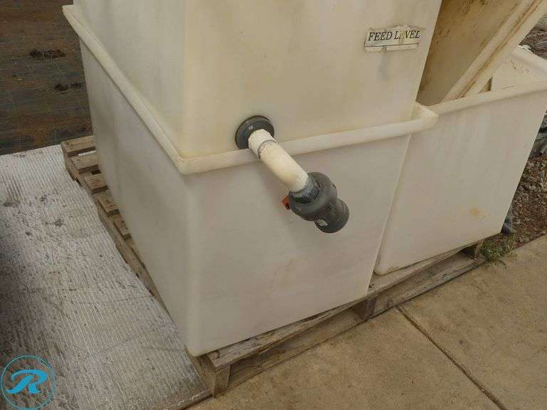(3) Plastic Chemical Mixing Tanks with Valves and Lids - Roller Auctions