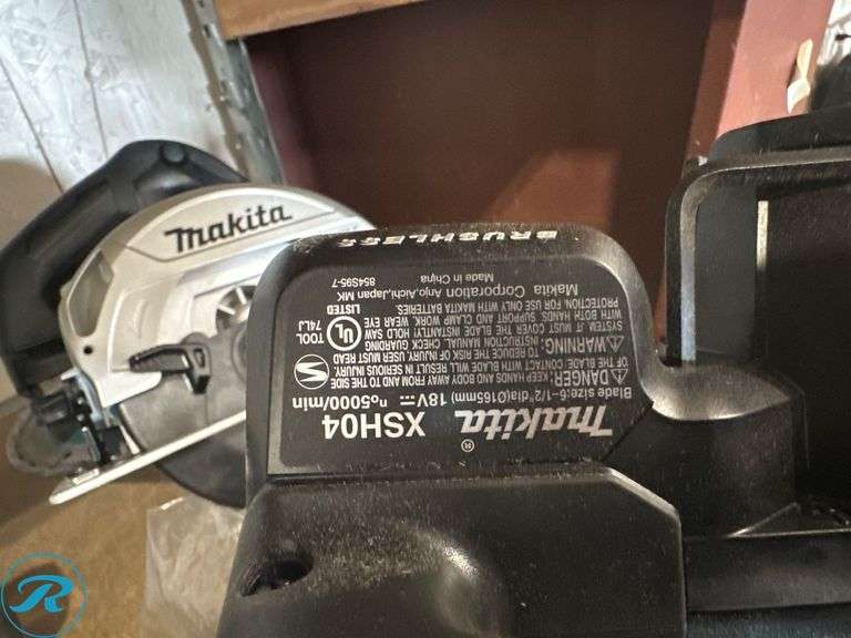 (2) Makita XSH04 18V Circular Saws - Roller Auctions