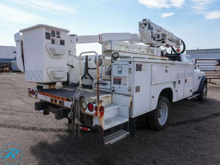 2014 Ram 5500 Heavy Duty 4WD S/A Bucket Truck - Roller Auctions